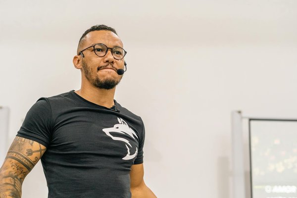 Quali sono le implicazioni legali dell'utilizzo di influencer nel marketing aziendale?